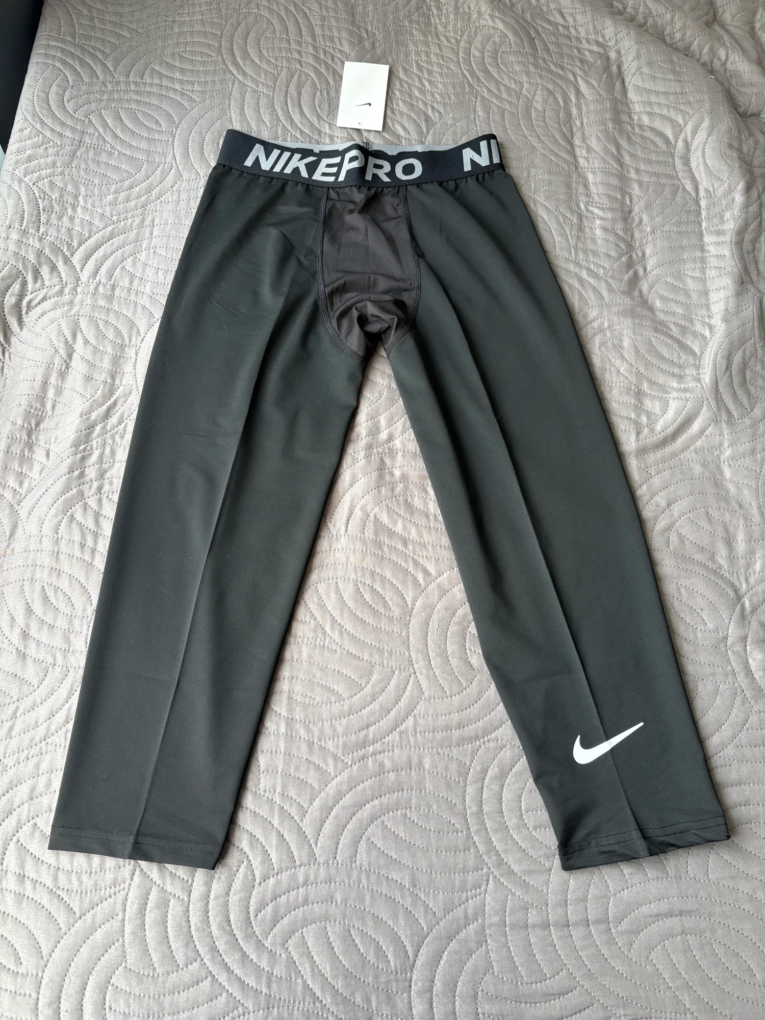 Bas d'entraînement foncé de style compression.